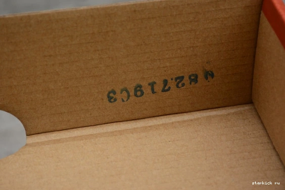 11 Jordan (2019) Playoffs  Bred 378037-061 378037-061 Retro 0411